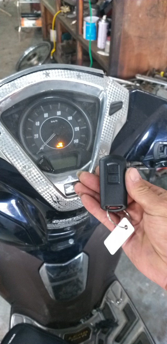 Làm chìa khóa xe Lead - Giải pháp an toàn và tiện lợi cho chủ xe Honda Lead