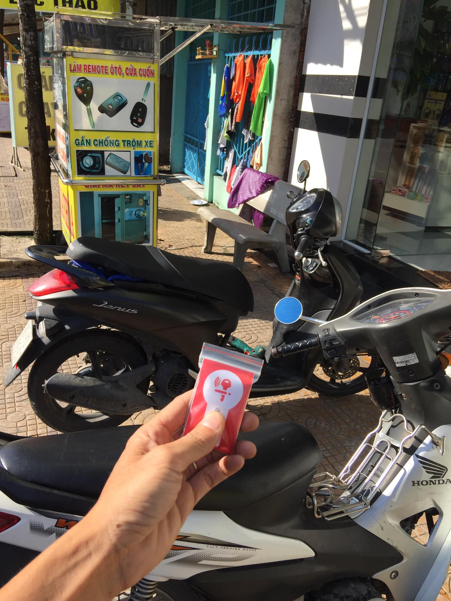 Làm lại chìa khoá smartkey Janus: Hướng dẫn Báo giá chi tiết