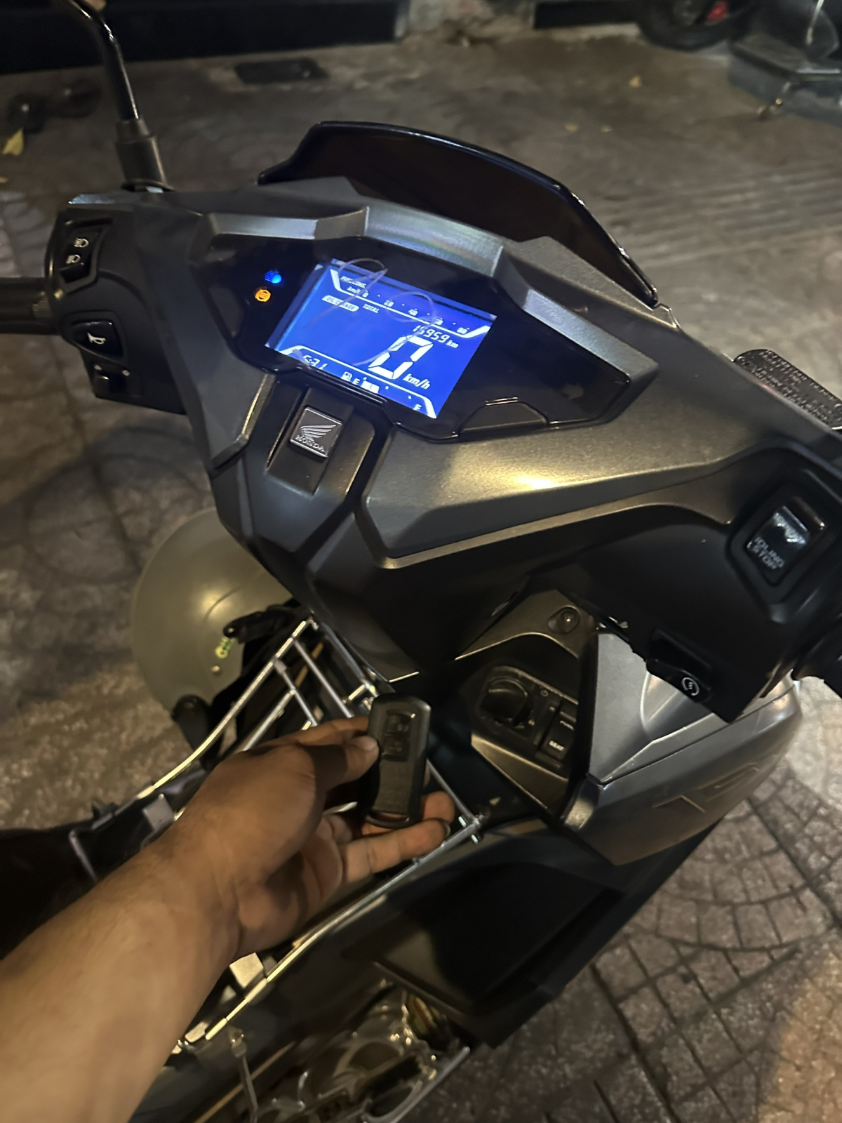 Làm lại smartkey Air Blade - Giải pháp nhanh chóng cho những tình huống mất hoặc hỏng khóa thông minh